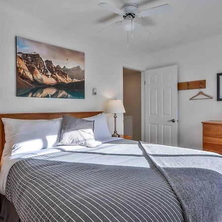 Big Mountain Views - Bright 2-Story Corner Unit Apartman Canmore Kültér fotó