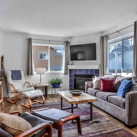 Big Mountain Views - Bright 2-Story Corner Unit Apartman Canmore Kültér fotó