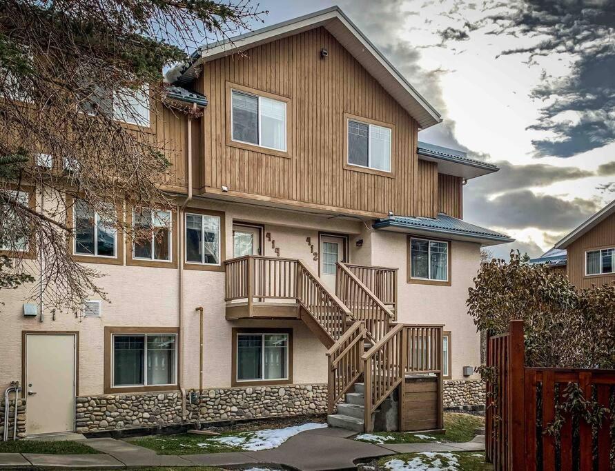 Big Mountain Views - Bright 2-Story Corner Unit Apartman Canmore Kültér fotó